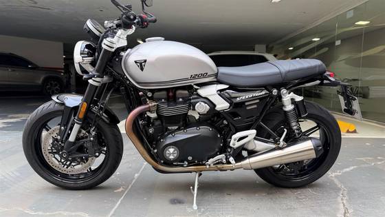 TRIUMPH SPEED TWIN TRIUMPH SPEED TWIN